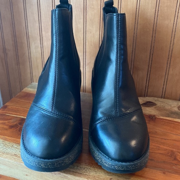 Aetrex Dawn Wedge Boot Chelsea platform size 8.5 avant-garde modern comfort - Picture 3 of 10